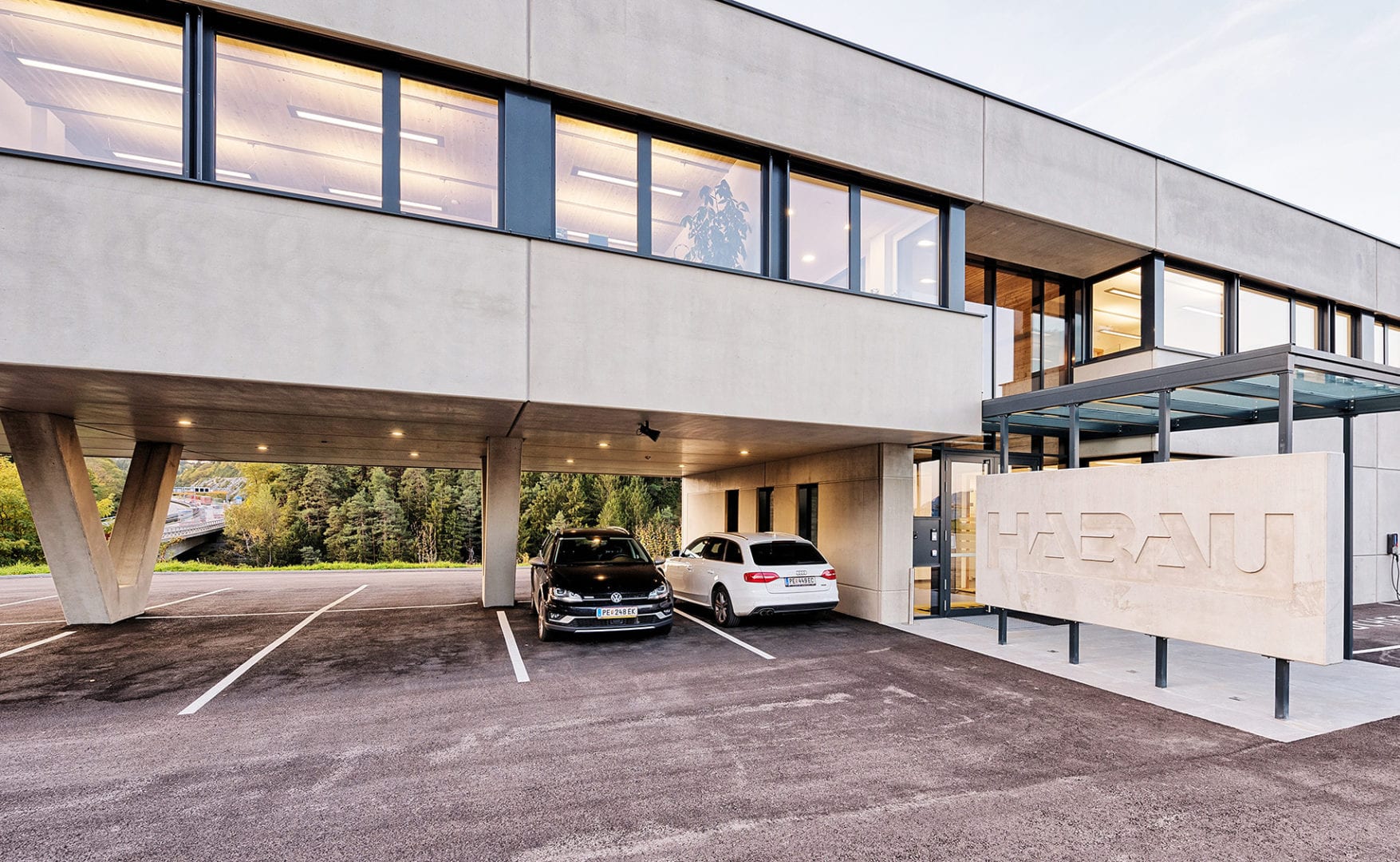 BÜROGEBÄUDE HABAU