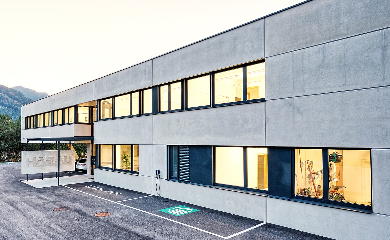 BÜROGEBÄUDE HABAU
