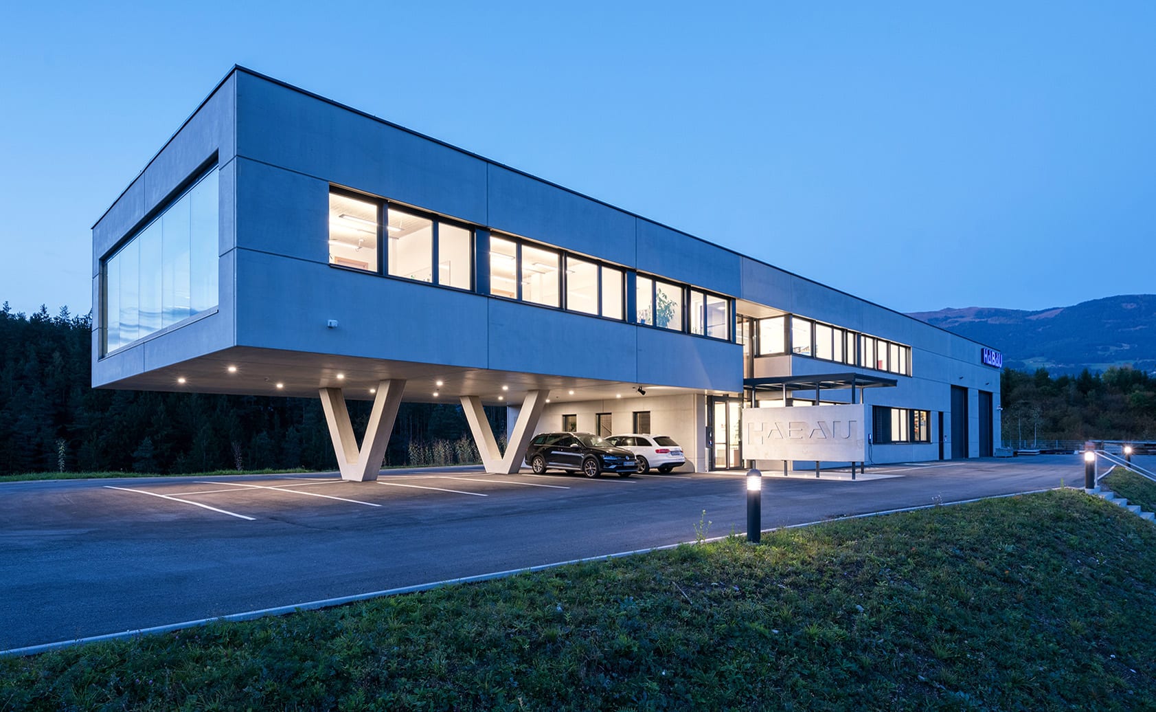 BÜROGEBÄUDE HABAU